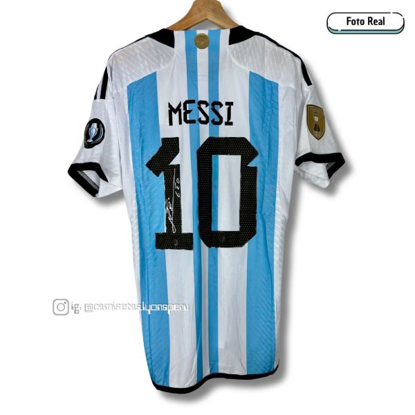 ARGENTINA 2022/23 – 3 TÍTULOS – #10 MESSI (FIRMADO) – VERSIÓN JUGADOR