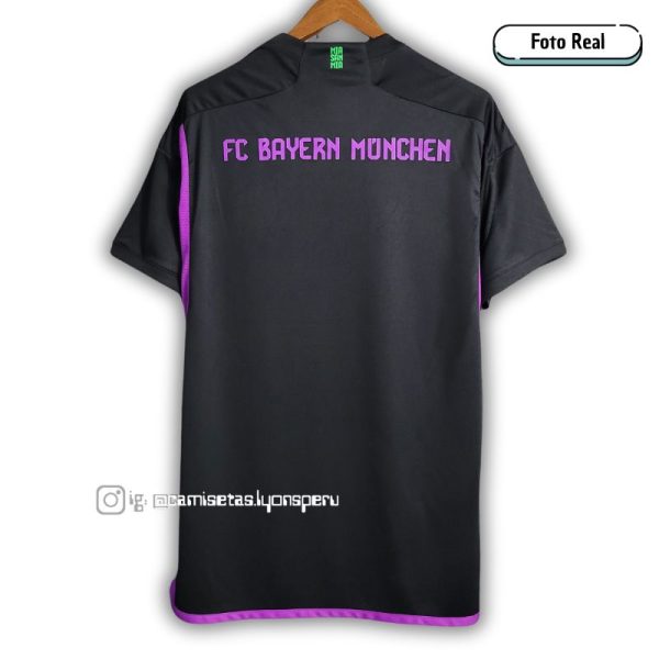 FC BAYERN MUNICH 2023/24 (2DA EQUIPACIÓN) VERSIÓN FAN
